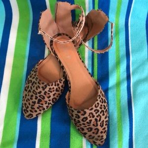 Leopard print flats!!